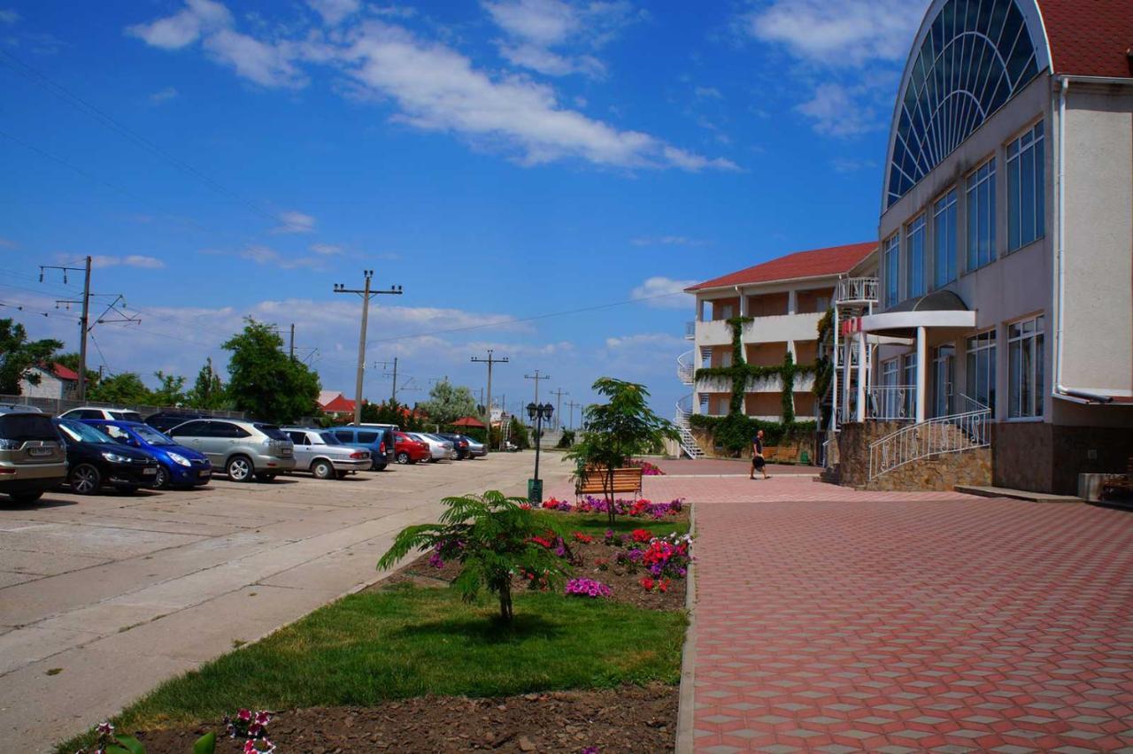 Радуга Курортная Гостиница Zatoka Exterior photo