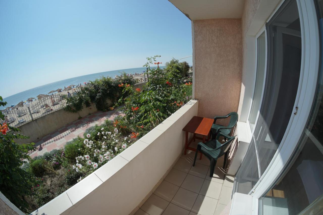Радуга Курортная Гостиница Zatoka Exterior photo