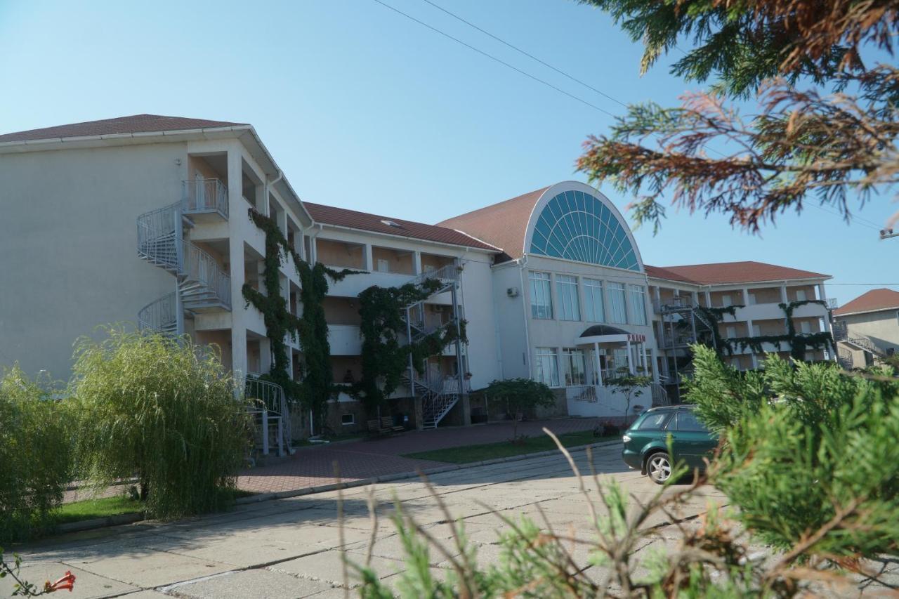 Радуга Курортная Гостиница Zatoka Exterior photo