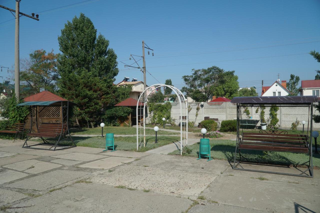 Радуга Курортная Гостиница Zatoka Exterior photo