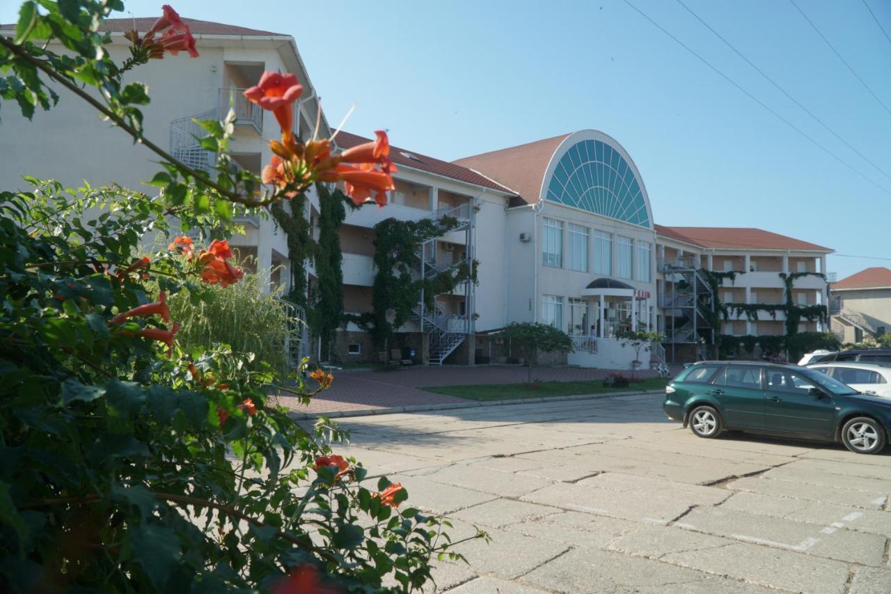 Радуга Курортная Гостиница Zatoka Exterior photo